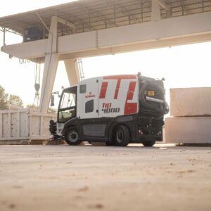 maszyna-komunalna-drogowa-comac-hp4000 Zamiatarka komunalna HP4000 EU6 FASE EH