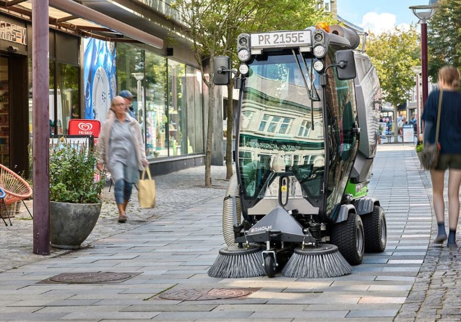 maszyna komunalna elektryczna egholm 2155e
