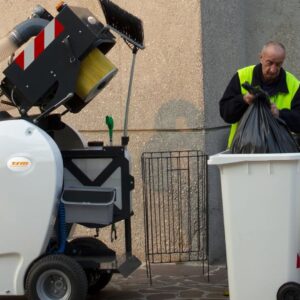 odkurzacz miejski komunalny ariamatic 240 (4) Ariamatic 240 Odkurzacze uliczne